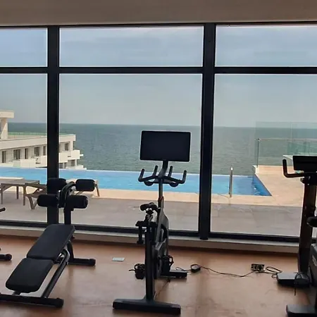 Infinity Beach Pool & Spa Apartman Năvodari