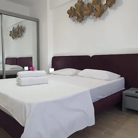 Infinity Beach Pool & Spa Apartment Năvodari