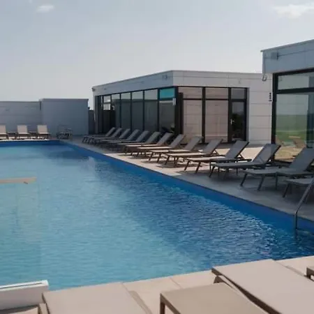 Infinity Beach Pool & Spa Apartment Năvodari