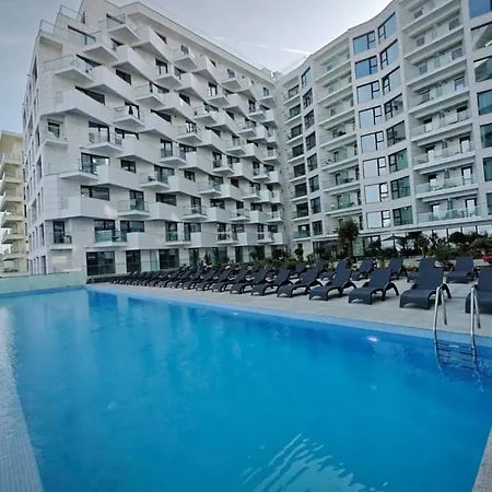 Infinity Beach Pool & Spa Năvodari