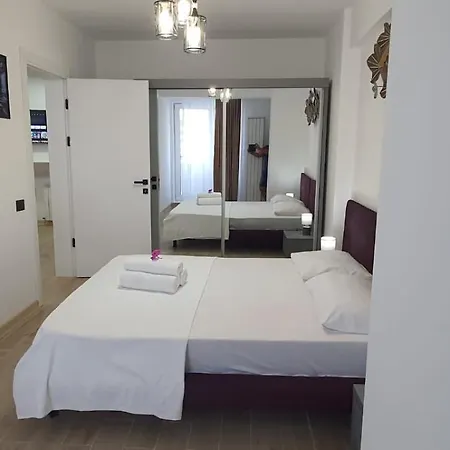 Infinity Beach Pool & Spa Apartment 3*