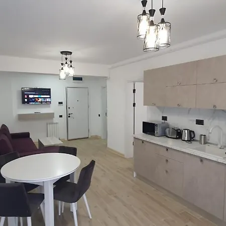 Infinity Beach Pool & Spa Apartment Năvodari
