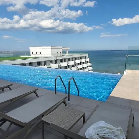 Infinity Beach Pool & Spa 3* Năvodari