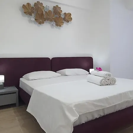 Apartment Infinity Beach Pool & Spa 3*