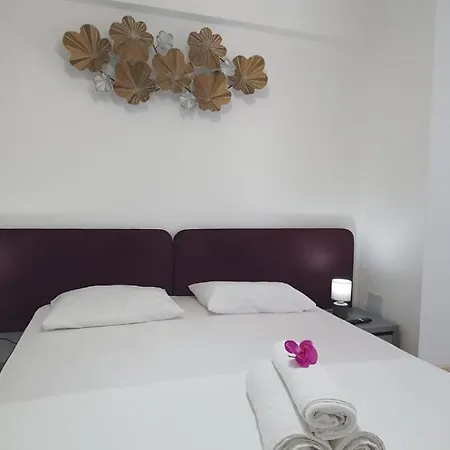 Infinity Beach Pool & Spa Apartment Năvodari
