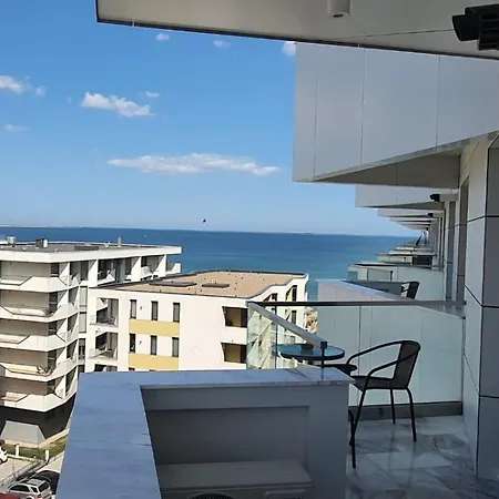 Apartment Infinity Beach Pool & Spa