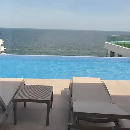 Infinity Beach Pool & Spa Năvodari
