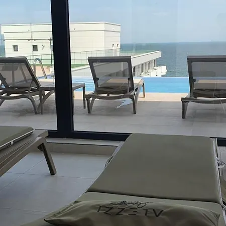 Apartment Infinity Beach Pool & Spa Năvodari